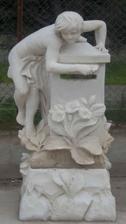 amar-manufatti in cemento-statua Porta lettere 